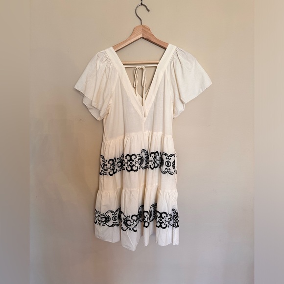 Old Navy XS Ivory Dress with Black Embroidery - Picture 3 of 3